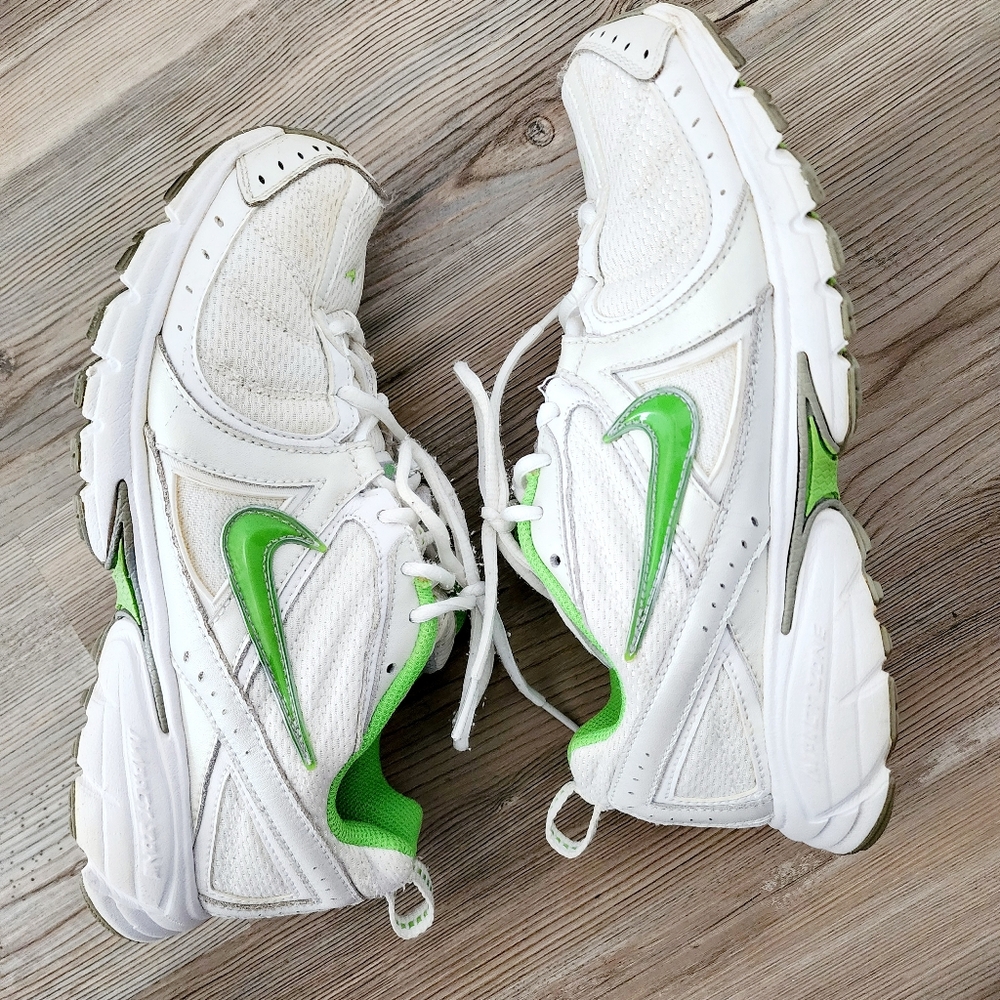 Nike Walking Running Shoes Athletic Green Gray White Size 9
